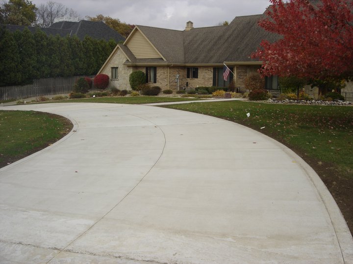 Circle Driveway Bordered Edge