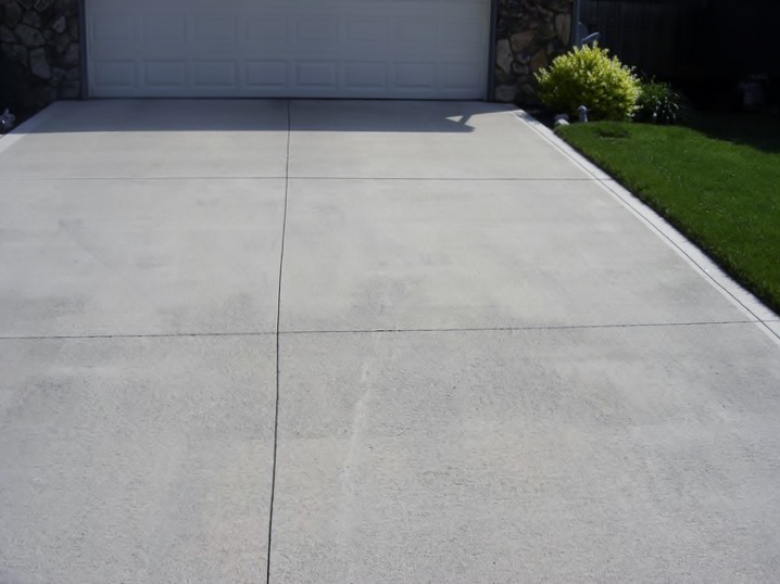 Driveway with Bordered Edge