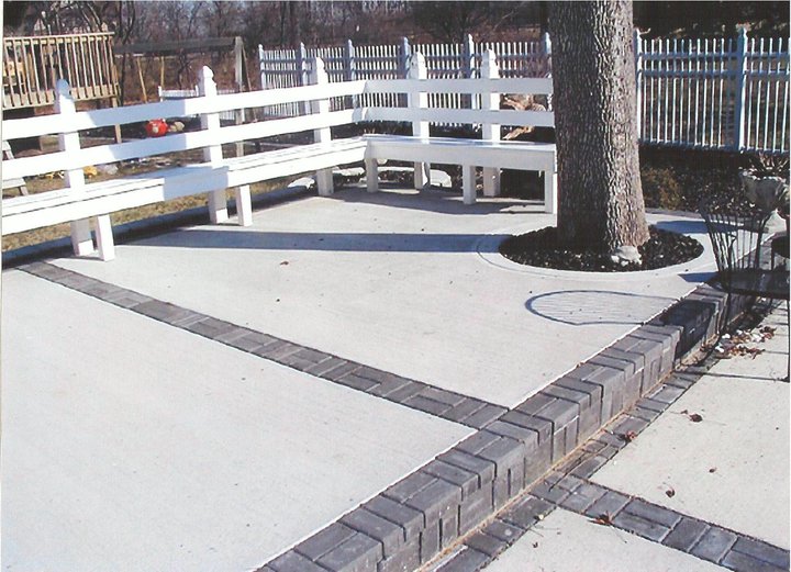 Bi-Level Patio with Paver Detail