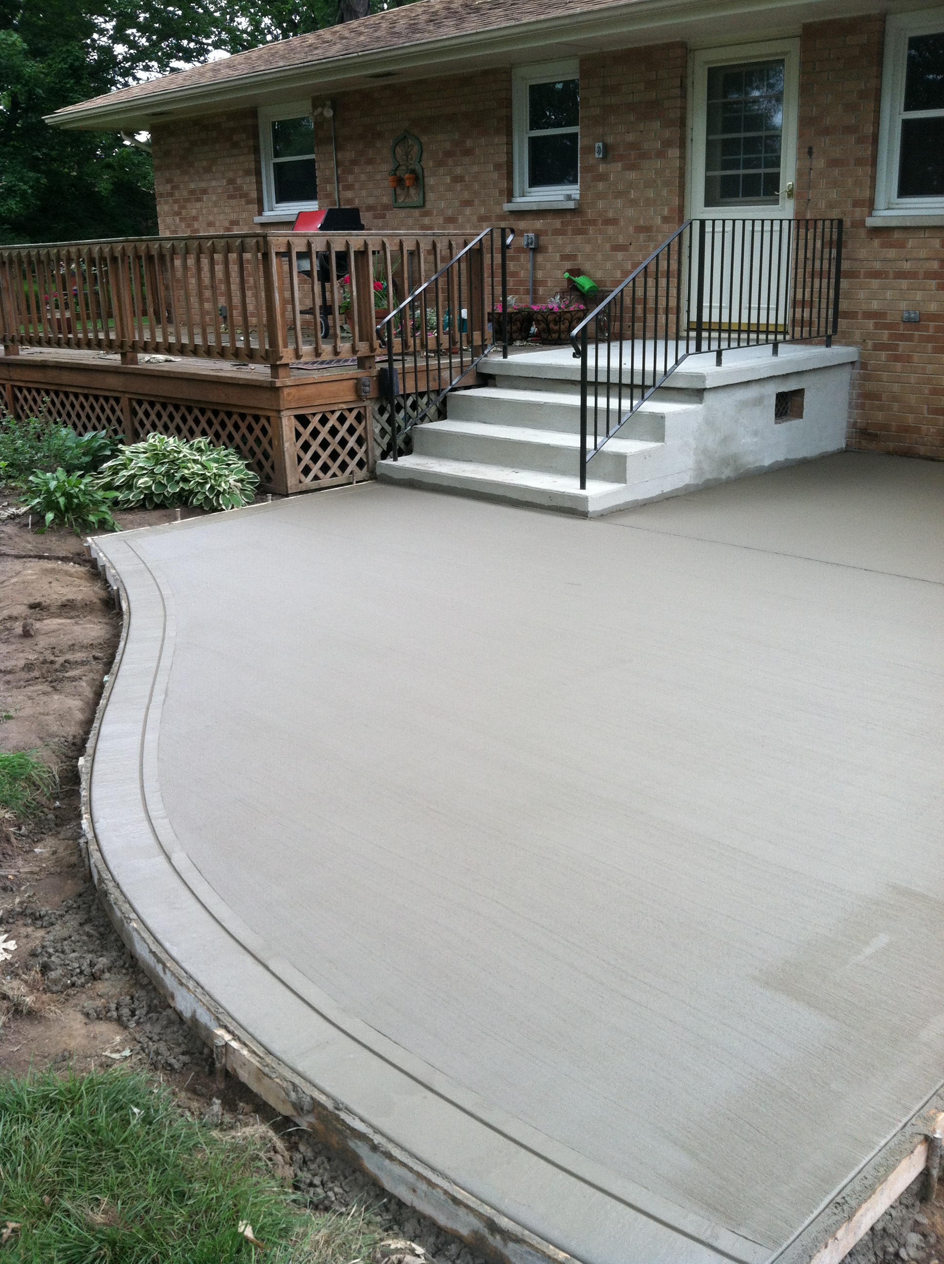 Concrete Patio with Bordered Edge