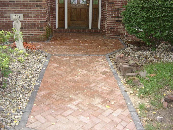 Brick Sidewalk Contrasting Border